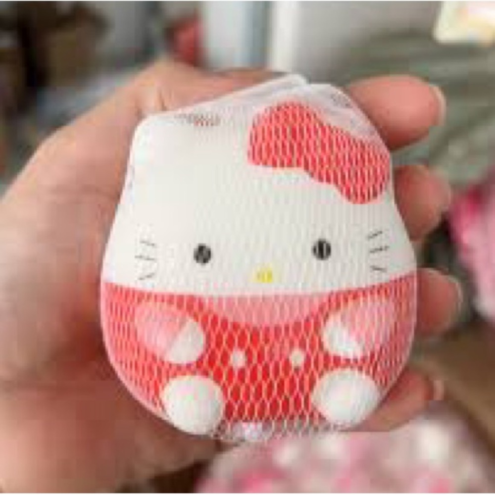 🐭 SALE! Hello Kitty Stress fidget ball in cute pink red and white Brand new - Picture 6 of 6